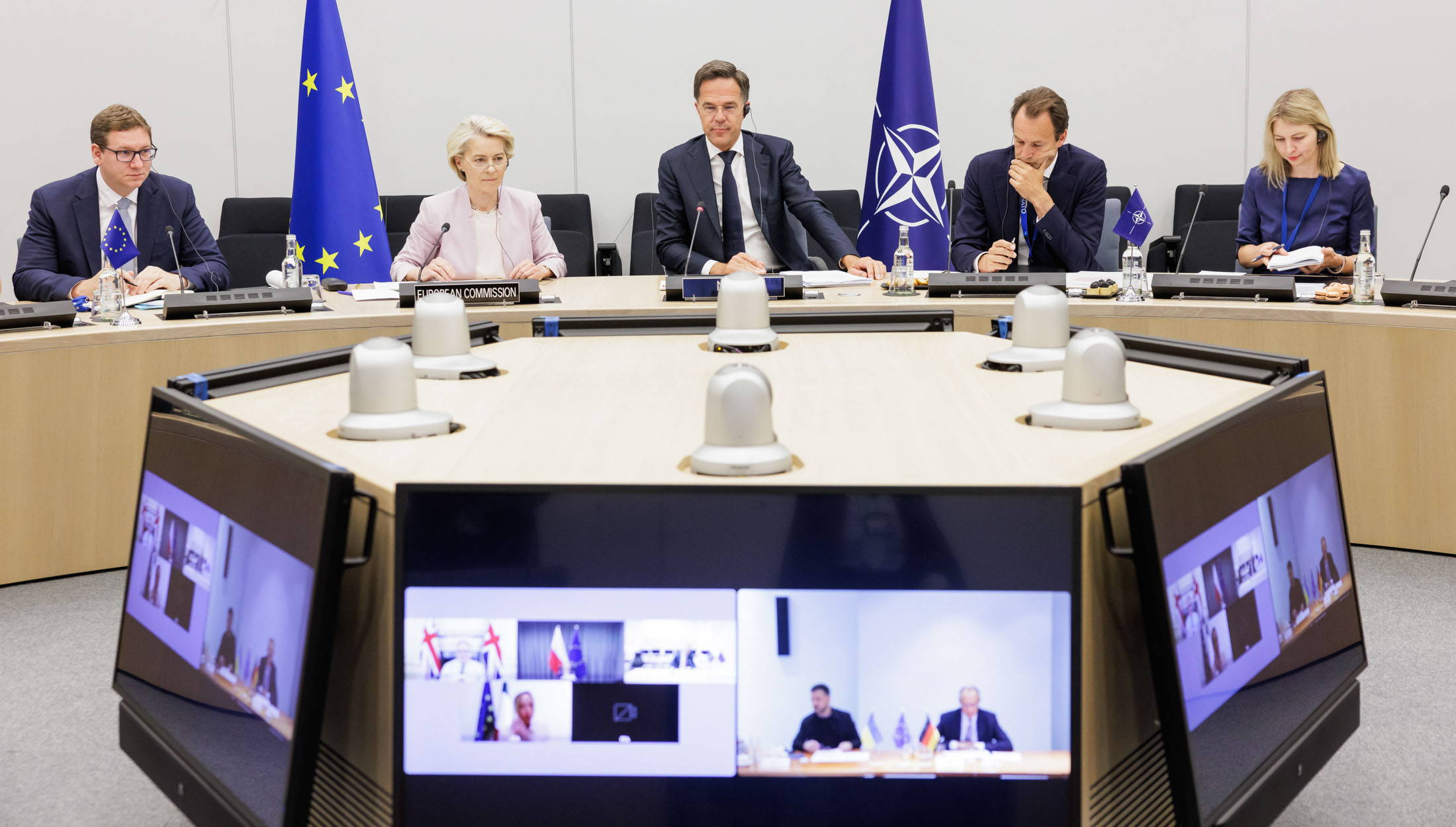  A Meeting of Strategic Minds